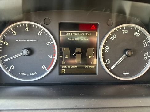Used 2011 Land Rover Range Rover Sport Supercharged AWD/4WD image 15