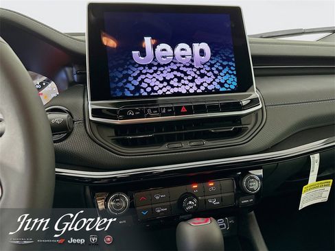 New 2026 Jeep Compass Latitude image 30