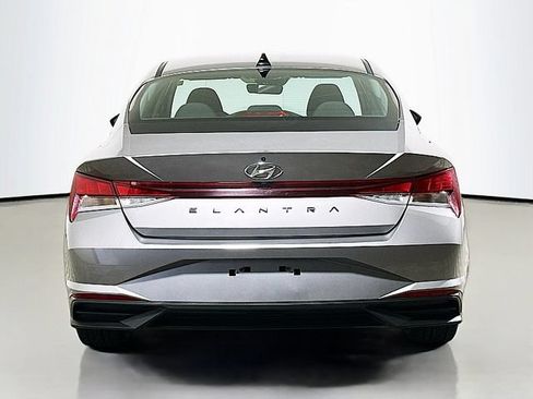 Used 2023 Hyundai Elantra SEL w/ Convenience Package FWD image 6