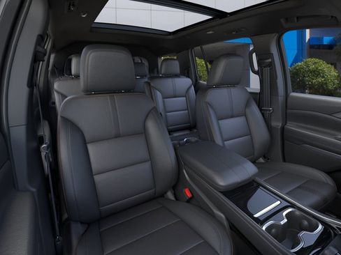 New 2026 Chevrolet Traverse High Country w/ LPO, Floor Liner Package AWD/4WD image 16