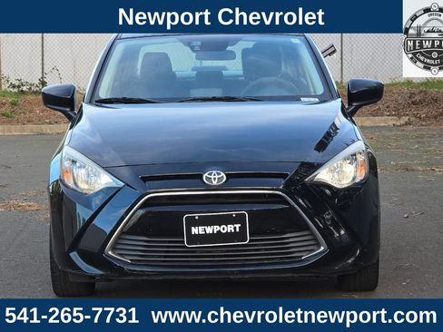 Used 2017 Toyota Yaris iA image 10