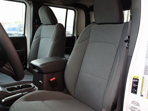 New 2025 Jeep Gladiator Sport image 11