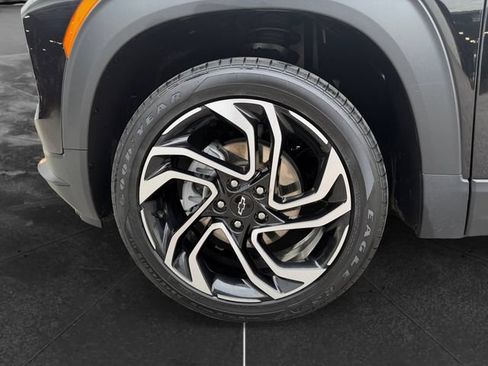 Used 2025 Chevrolet TrailBlazer RS w/ Convenience Package AWD/4WD image 9