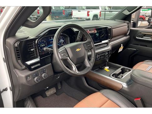 Used 2024 Chevrolet Silverado 3500 High Country w/ Technology Package image 16
