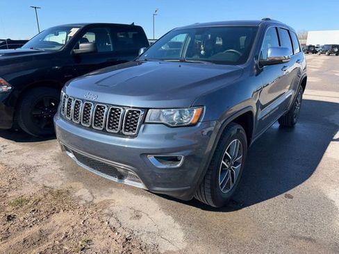Used 2021 Jeep Grand Cherokee Limited image 3