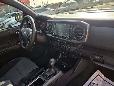 Used 2023 Toyota Tacoma TRD Off-Road image 8