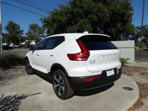 New 2026 Volvo XC40 B5 Plus w/ Protection Package Premier image 7