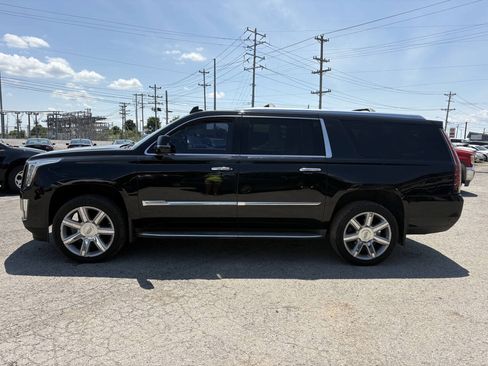 Used 2015 Cadillac Escalade ESV Luxury RWD image 2