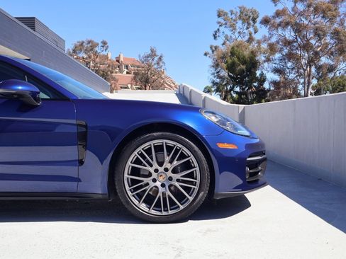 Certified 2023 Porsche Panamera 4 Platinum Edition AWD/4WD image 11