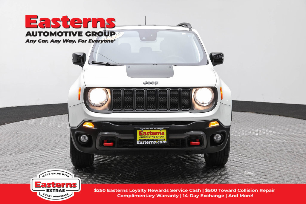 Used 2023 Jeep Renegade Trailhawk AWD/4WD image 3