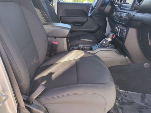 Used 2023 Jeep Gladiator Sport AWD/4WD image 20