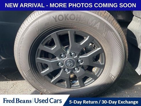 Used 2025 Toyota 4Runner SR5 AWD/4WD image 12