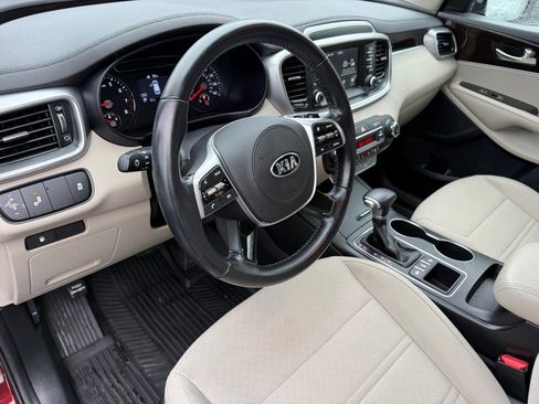 Used 2020 Kia Sorento S image 16