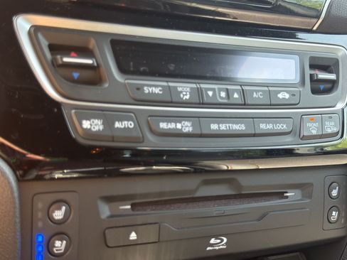 Used 2021 Honda Pilot Black Edition image 27