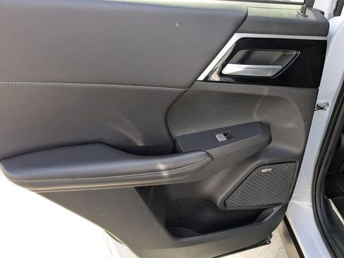 Used 2025 Mitsubishi Outlander SE FWD image 21