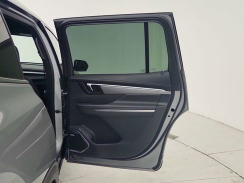 Certified 2025 Buick Enclave Preferred image 27