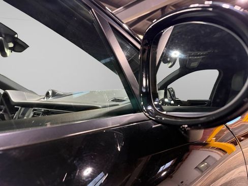 Used 2018 Porsche Macan Base w/ Premium Package image 13