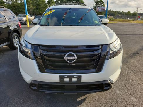 Used 2024 Nissan Pathfinder SV w/ Black Appearance Package AWD/4WD image 2