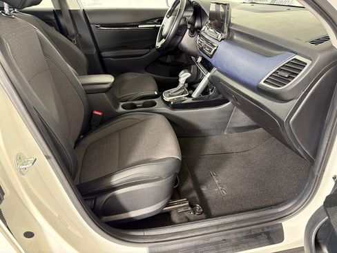 Used 2022 Kia Seltos S FWD image 14