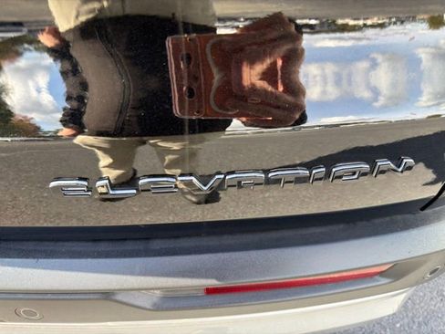 Certified 2025 GMC Acadia Elevation image 10