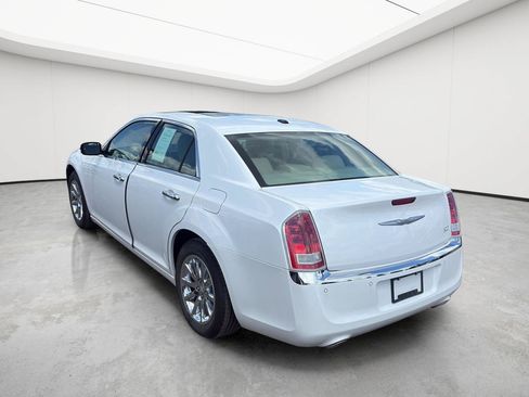 Used 2011 Chrysler 300 Limited RWD image 6