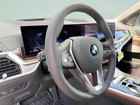 Used 2026 BMW X5 sDrive40i w/ Premium Package RWD image 13