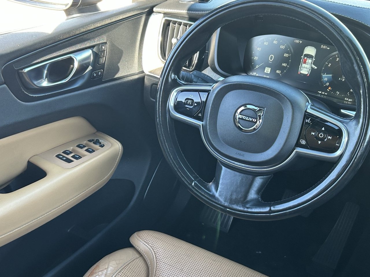 Used 2018 Volvo XC60 T6 Inscription w/ Luxury Seat Package AWD/4WD image 18