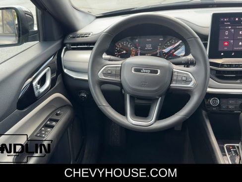 Used 2024 Jeep Compass Limited image 14