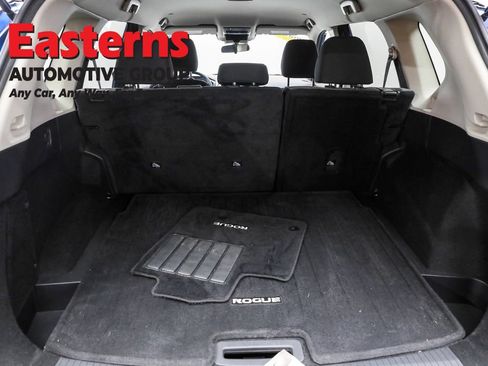 Used 2022 Nissan Rogue SV AWD/4WD image 9