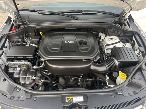 Used 2018 Jeep Grand Cherokee Laredo image 28