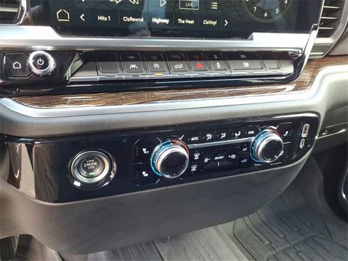 Used 2024 GMC Sierra 1500 Elevation image 21