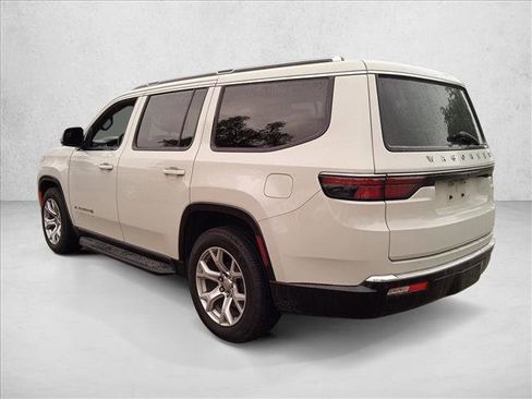 Used 2022 Jeep Wagoneer Series II RWD image 7