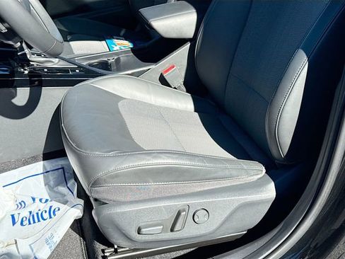 Used 2023 Kia Niro EX Touring image 22