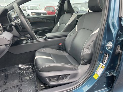 Used 2025 Toyota Camry SE image 7