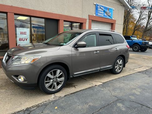 Used 2014 Nissan Pathfinder Platinum w/ Platinum Premium Package image 3