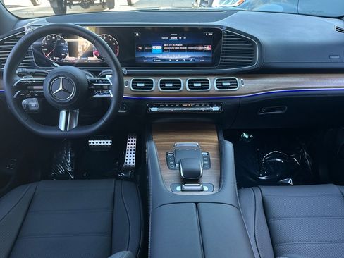 New 2025 Mercedes-Benz GLS 580 4MATIC image 2