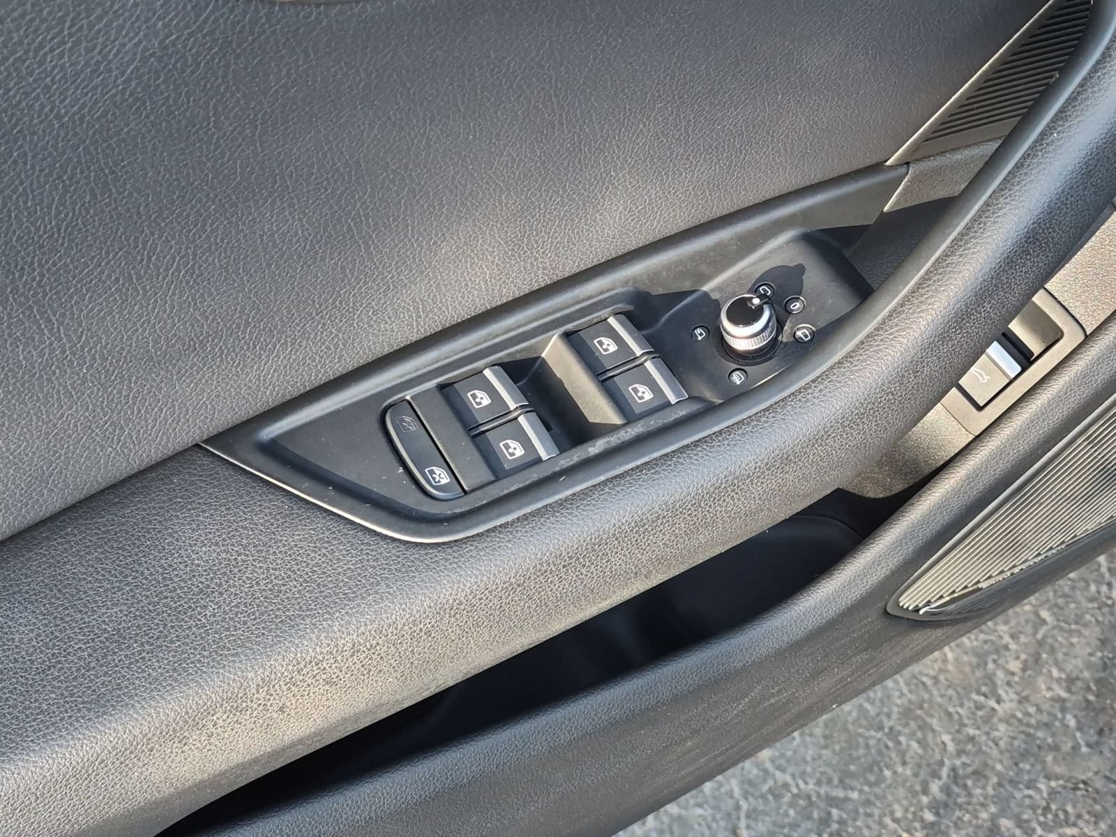 Used 2017 Audi A4 2.0T Premium Plus w/ Premium Plus Package AWD/4WD image 13