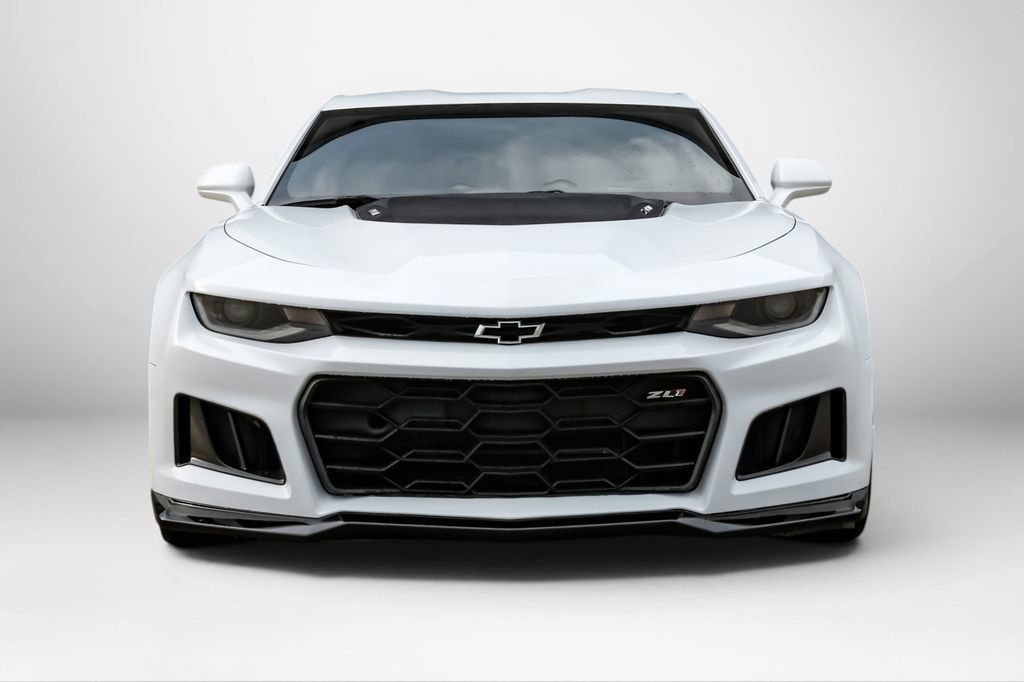 Used 2018 Chevrolet Camaro ZL1 RWD image 3