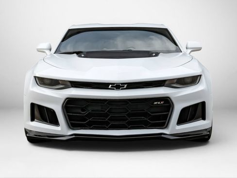 Used 2018 Chevrolet Camaro ZL1 RWD image 3