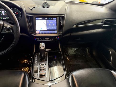 Used 2023 Maserati Levante GT AWD/4WD image 35