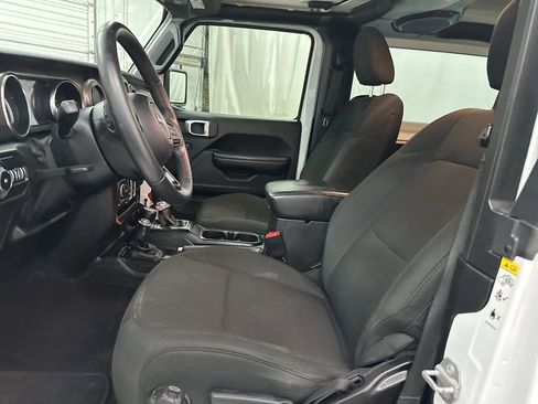 Used 2019 Jeep Wrangler Sport AWD/4WD image 16
