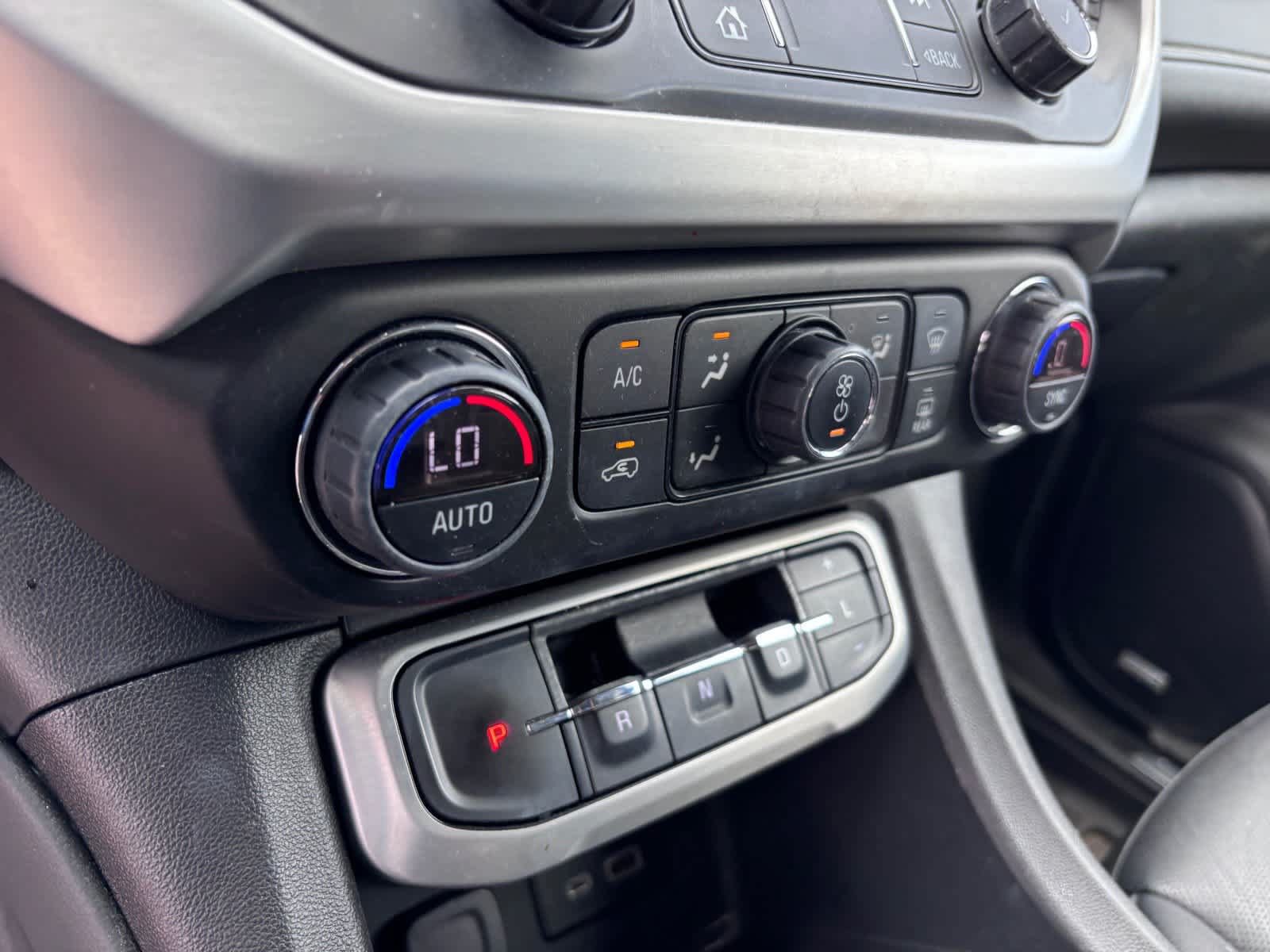 Used 2022 GMC Acadia SLT w/ Elevation Edition AWD/4WD image 22