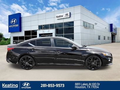 Used 2022 Nissan Altima 2.5 SR w/ Midnight Edition Package