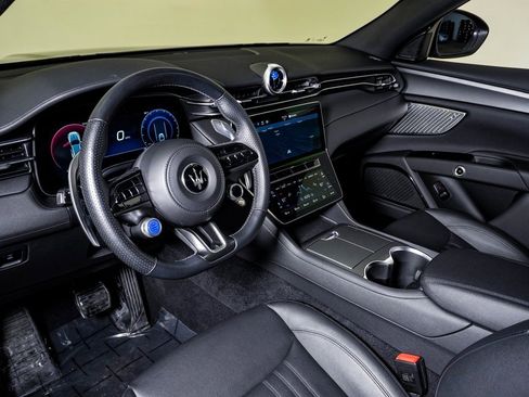 Certified 2024 Maserati Grecale GT image 19