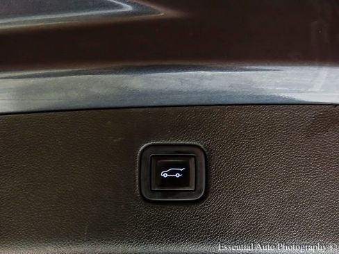 Used 2021 Chevrolet Blazer LT FWD image 26