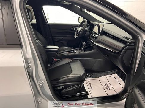 Used 2025 Jeep Compass Trailhawk AWD/4WD image 39
