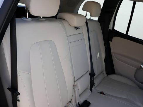 New 2026 Mercedes-Benz GLB 250 4MATIC image 14