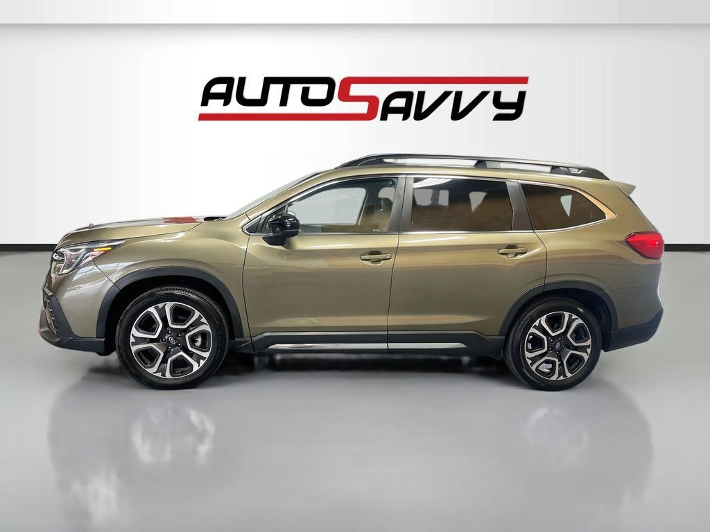 Used 2024 Subaru Ascent Limited w/ Technology Package AWD/4WD image 4