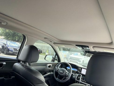 Used 2023 Kia Sorento SX AWD/4WD image 10