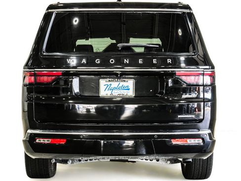 Used 2024 Jeep Wagoneer L Series II w/ Flexible Seating Group AWD/4WD image 6